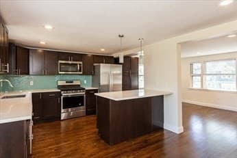 77 Rock Glen Rd, Medford MA 02155 photo 5
