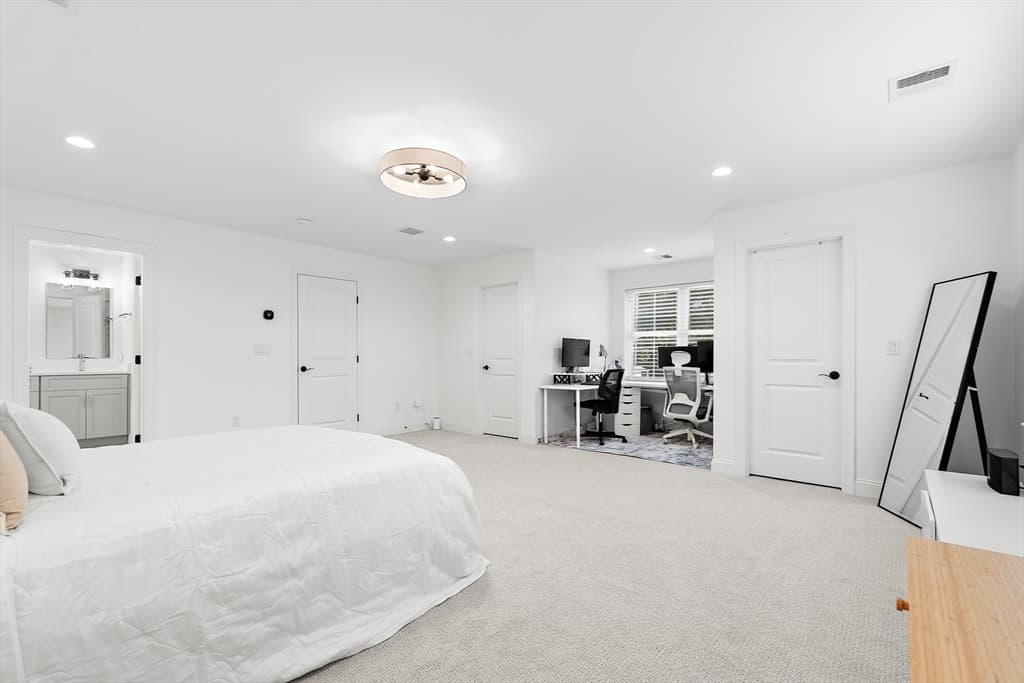 328 Village St # 328, Medway MA 02053 photo 25