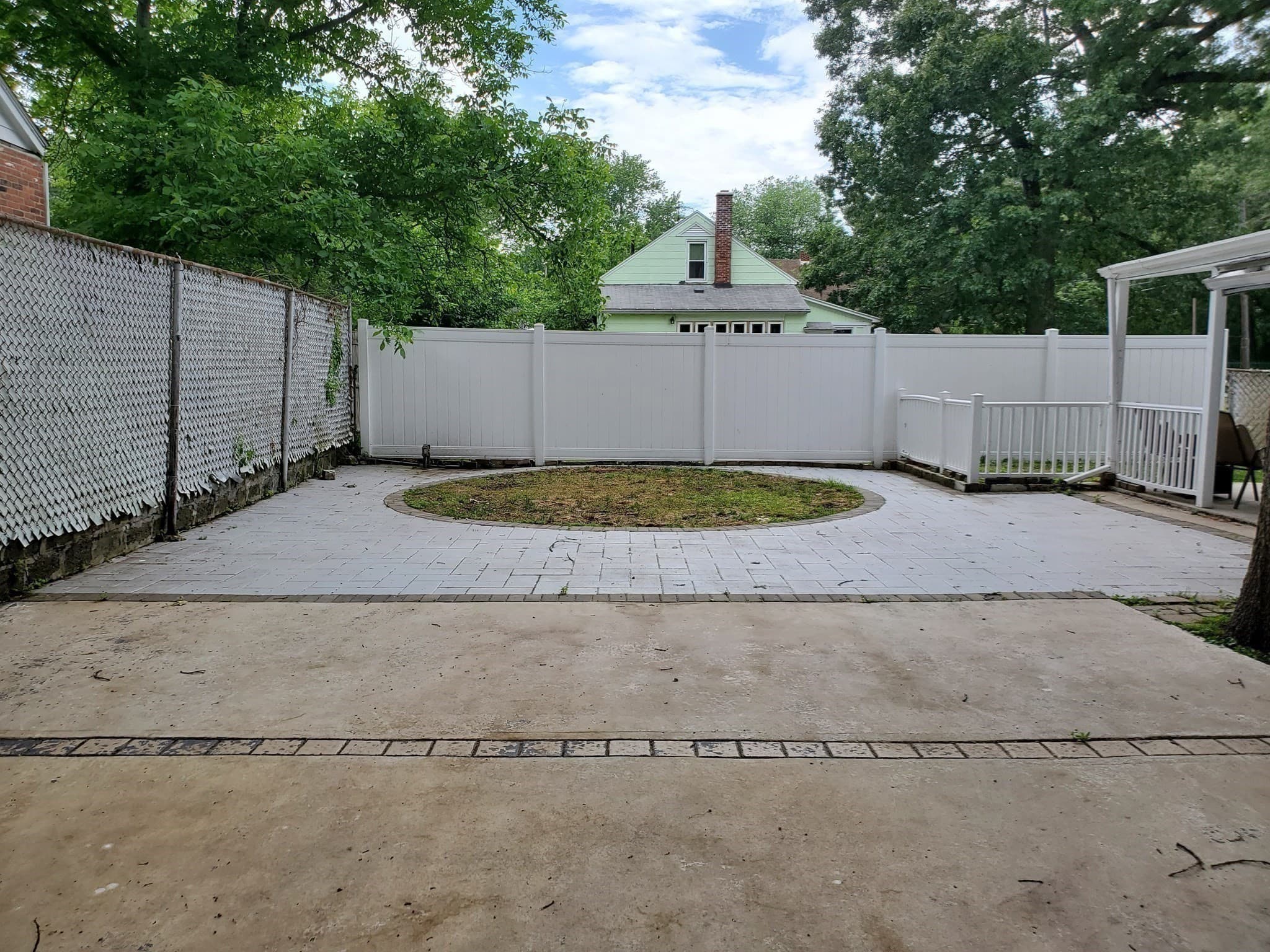 Single Family Residence at 725 Bay St, Springfield MA 01109, Springfield, photo 24 of 24