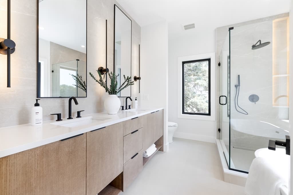 Condominium at 14-16 Irving St # L, Newton MA 02459, Newton, photo 5 of 5