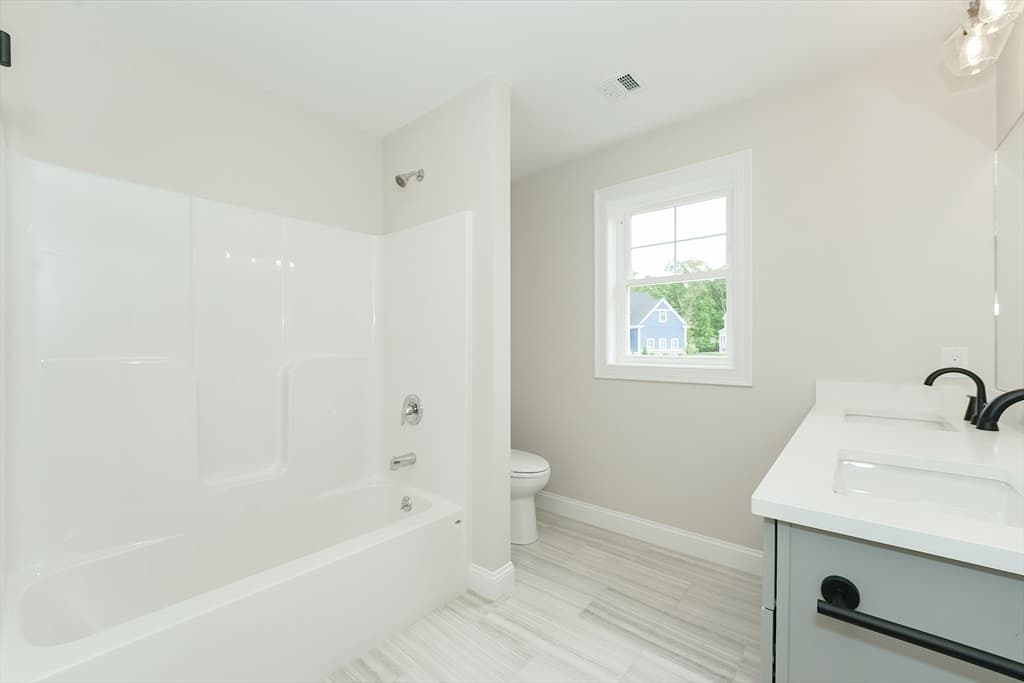 Single Family Residence at 439 Landry Ave, North Attleboro MA 02760, North Attleboro, photo 9 of 42