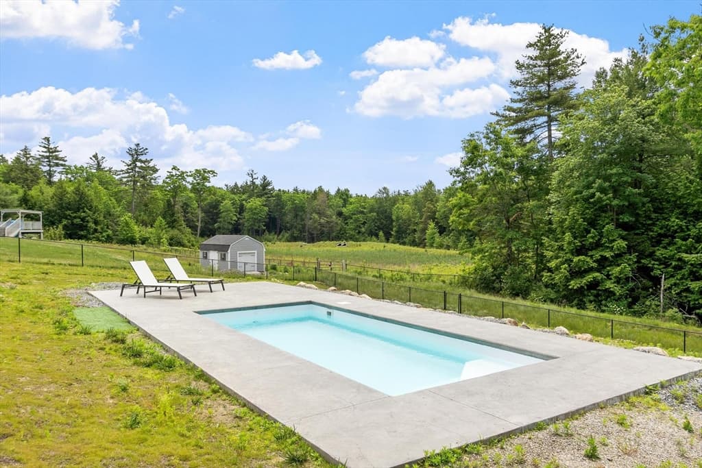 Single Family Residence at 19 Lighthouse Ln, Westminster MA 01473, photo 29 of 34