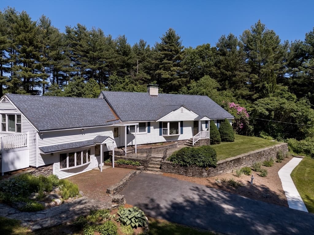 Single Family Residence at 55 Oldcommon Road, Auburn MA 01501, Auburn, photo 2 of 35
