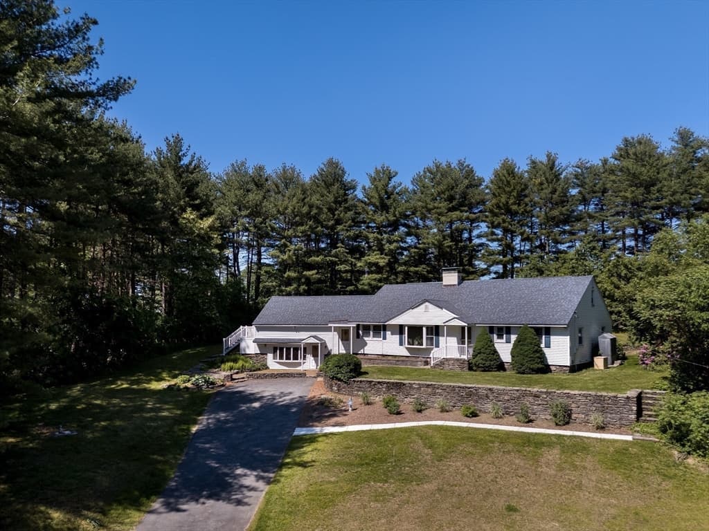 Single Family Residence at 55 Oldcommon Road, Auburn MA 01501, Auburn, photo 32 of 35