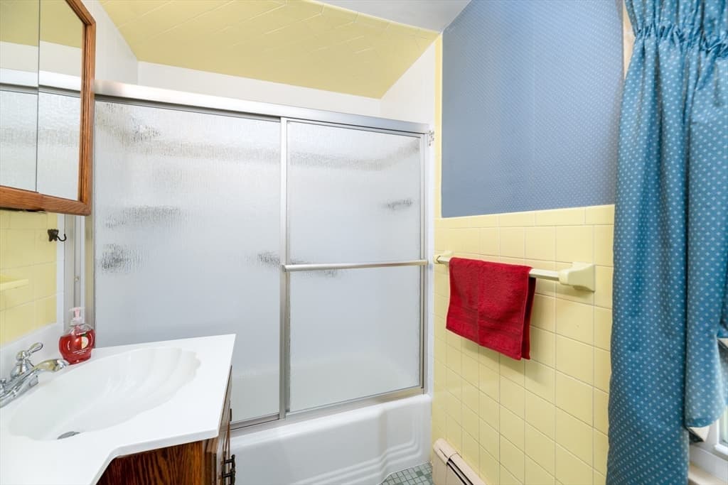 Single Family Residence at 55 Oldcommon Road, Auburn MA 01501, Auburn, photo 21 of 35