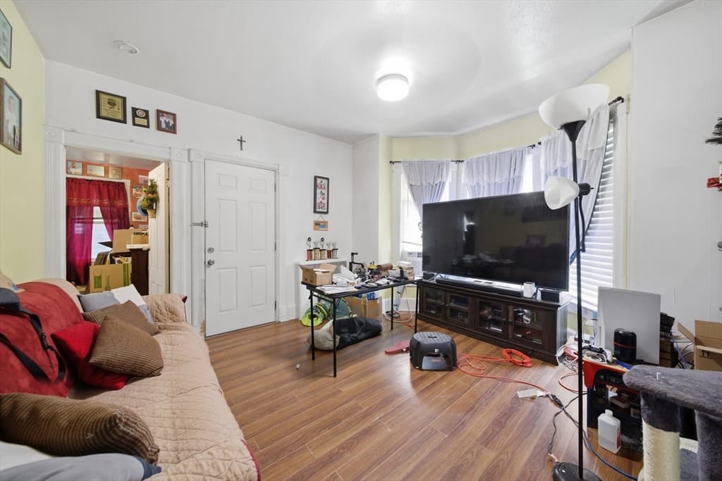 3 Family at 133 Oak St, Holyoke MA 01040, Holyoke, photo 9 of 27