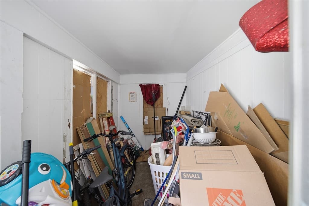 3 Family at 133 Oak St, Holyoke MA 01040, Holyoke, photo 18 of 27