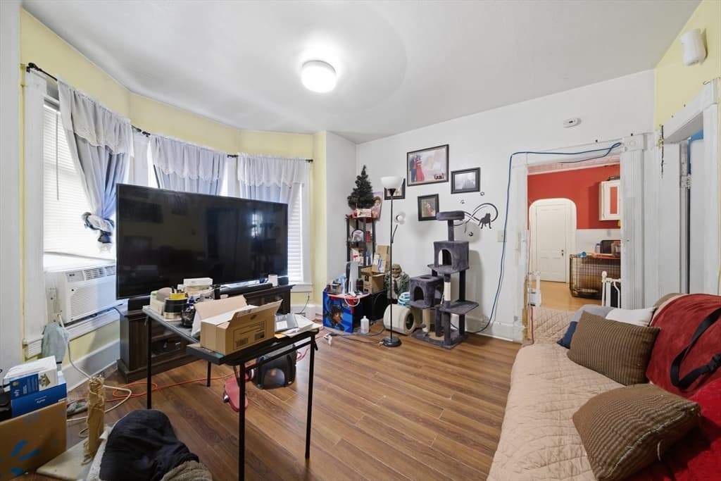 3 Family at 133 Oak St, Holyoke MA 01040, Holyoke, photo 8 of 27