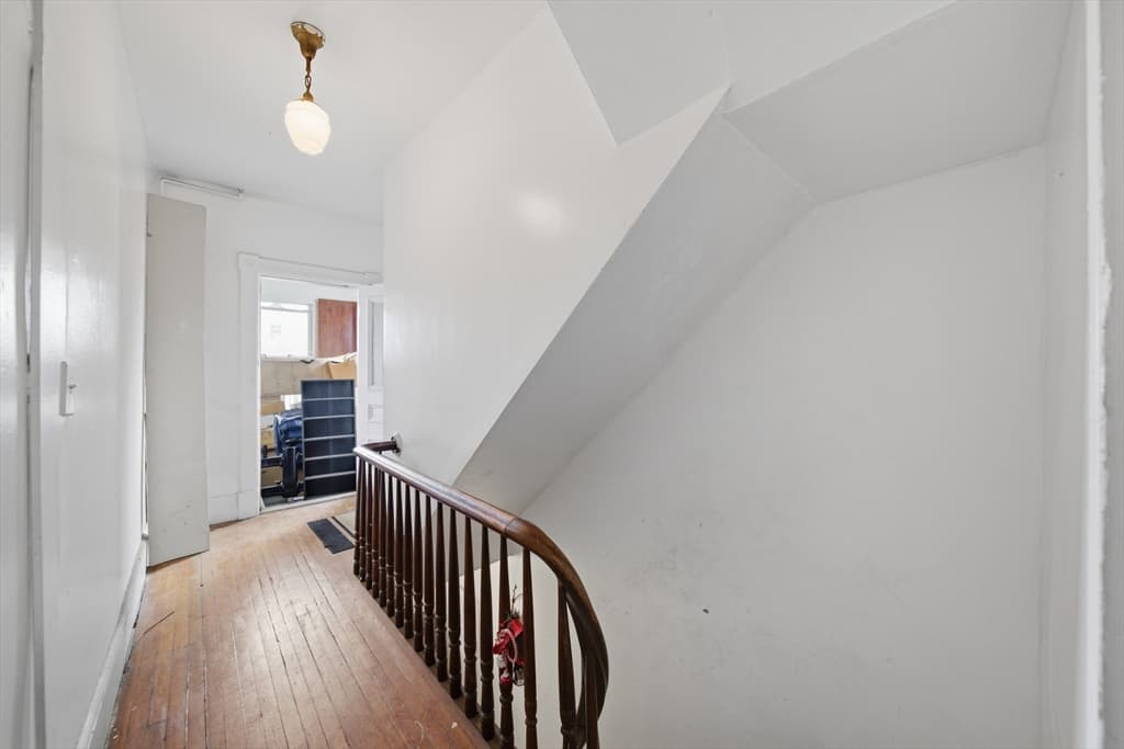 3 Family at 133 Oak St, Holyoke MA 01040, Holyoke, photo 21 of 27