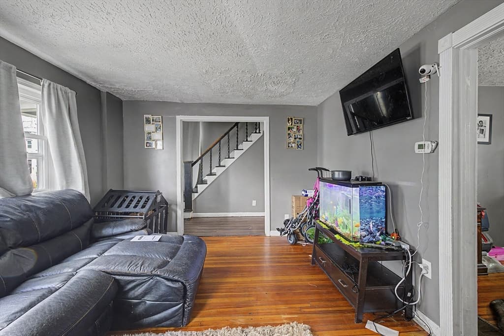 Single Family Residence at 23 Jenness St, Springfield MA 01104, Springfield, photo 3 of 25