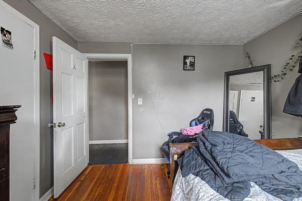 Single Family Residence at 23 Jenness St, Springfield MA 01104, Springfield, photo 10 of 25