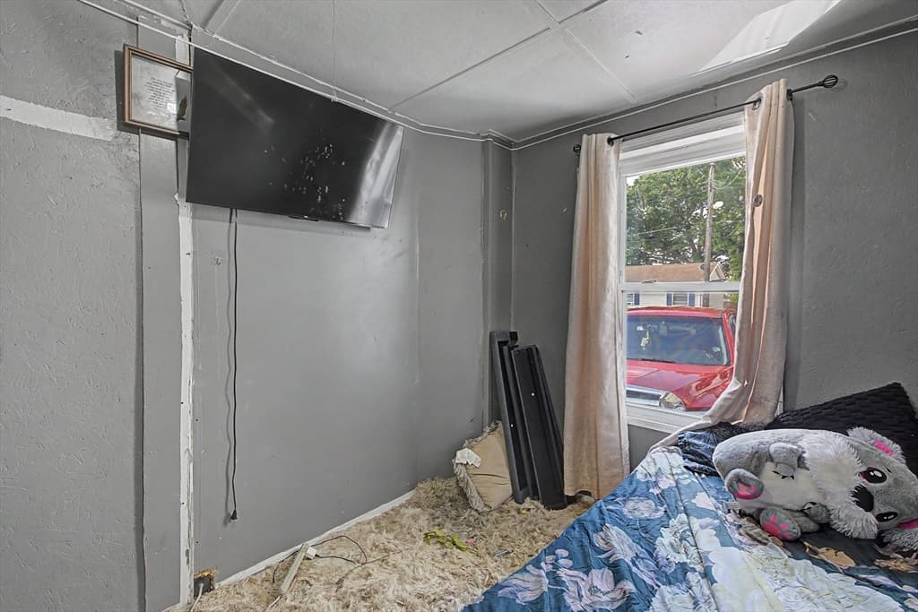 Single Family Residence at 23 Jenness St, Springfield MA 01104, Springfield, photo 14 of 25