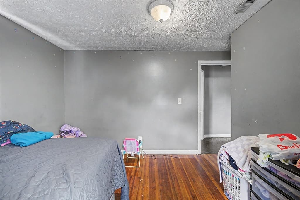 Single Family Residence at 23 Jenness St, Springfield MA 01104, Springfield, photo 11 of 25