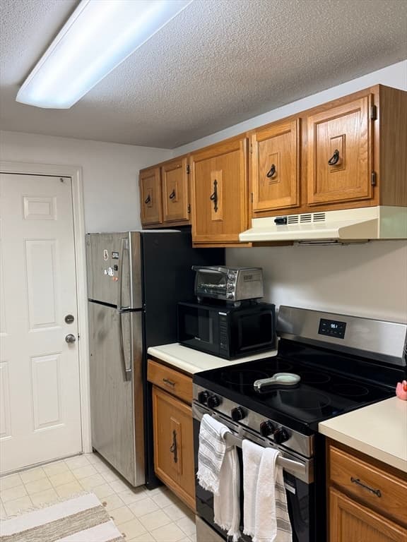 Condominium at 2 Squire Ct # 8, Natick MA 01760, Natick, photo 7 of 18