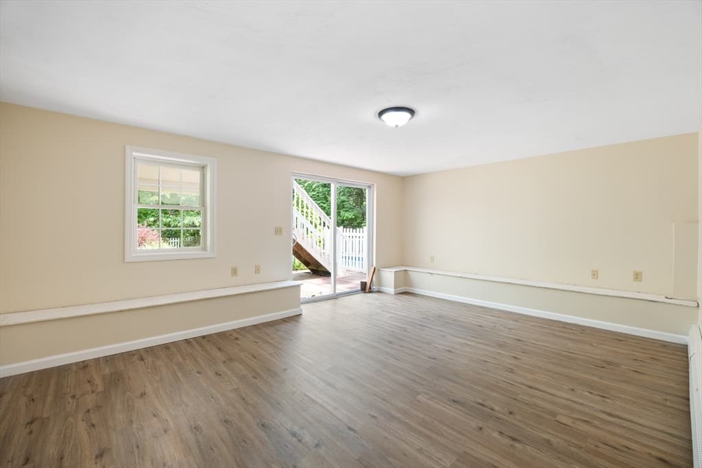 Single Family Residence at 140 Paradise Ln, Sturbridge MA 01518, Sturbridge, photo 10 of 30