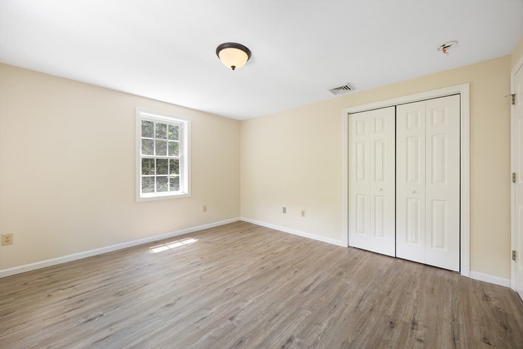 Single Family Residence at 140 Paradise Ln, Sturbridge MA 01518, Sturbridge, photo 14 of 30