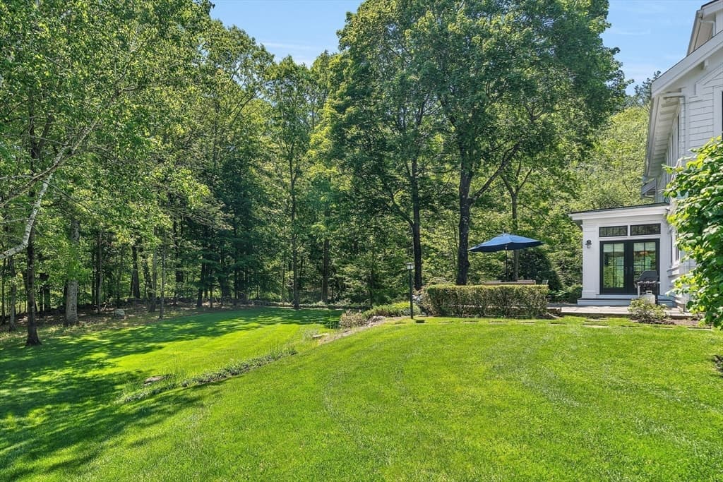 Single Family Residence at 10 Chandler Circle, Weston MA 02493, Weston, photo 5 of 27