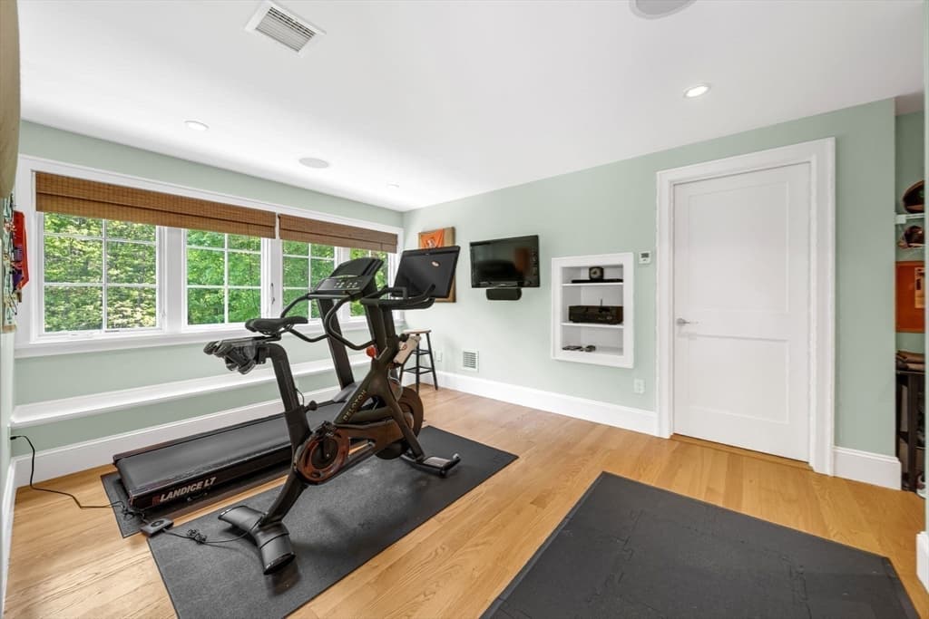 Single Family Residence at 10 Chandler Circle, Weston MA 02493, Weston, photo 24 of 27