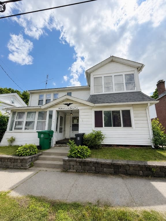 123 Grape St, Chicopee MA 01013