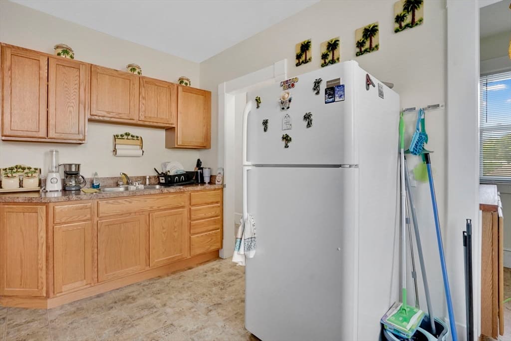 5-7 Corser St, Holyoke MA 01040 photo 16