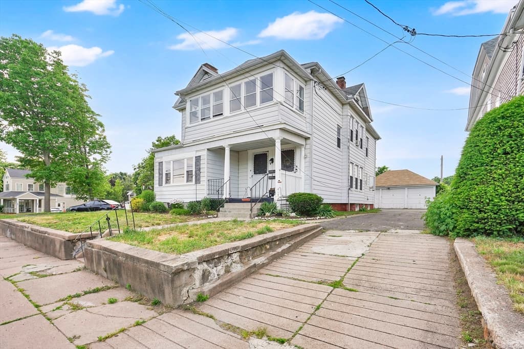 5-7 Corser St, Holyoke MA 01040 photo 3