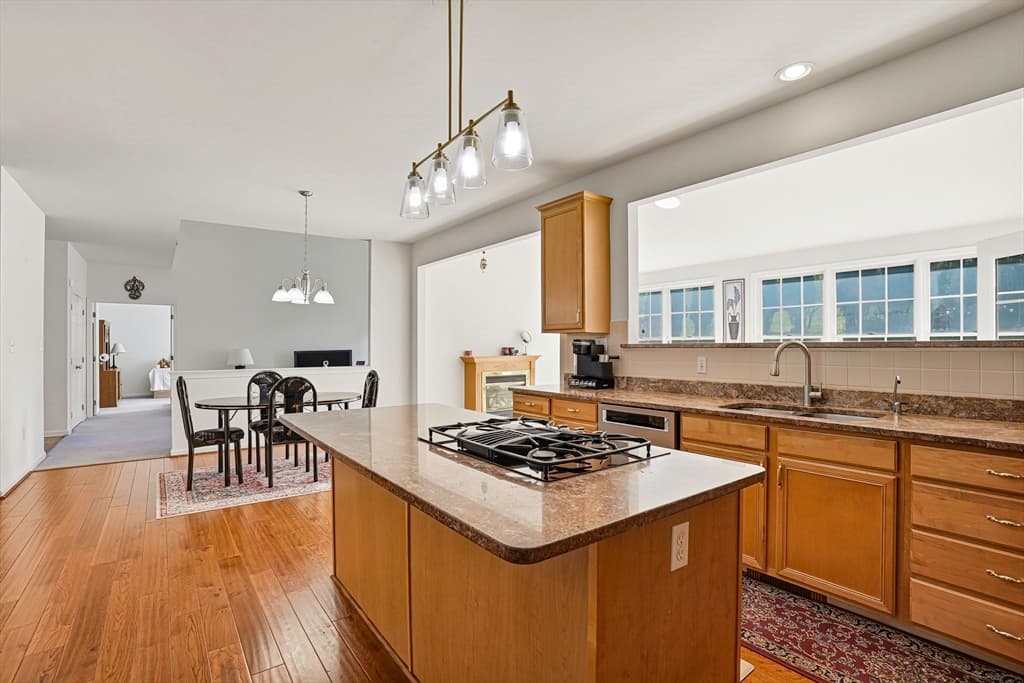 34 Hemingway St, Shrewsbury MA 01545 photo 18