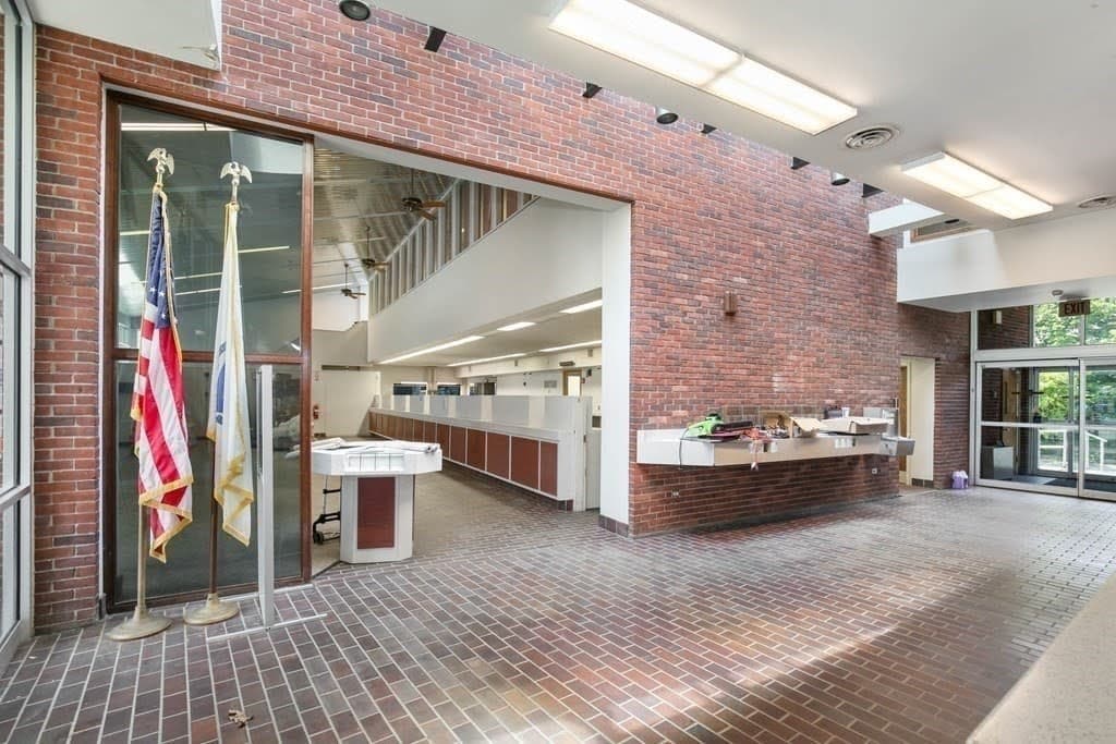 Commercial Sale at 1 N Main St, Webster MA 01570, photo 12 of 32