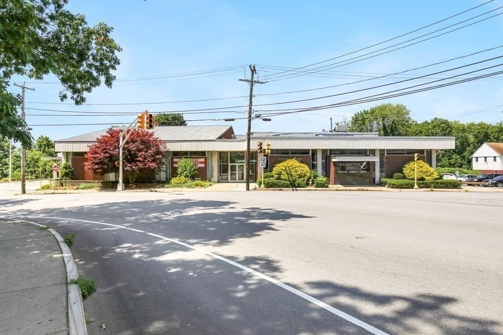 Commercial Sale at 1 N Main St, Webster MA 01570, photo 30 of 32