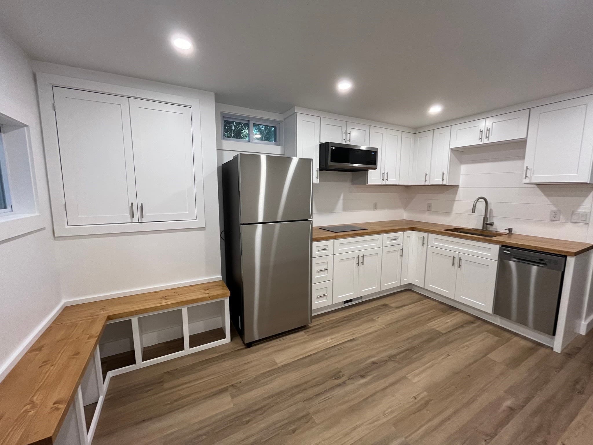 Single Family Residence at 76 Sippewissett Rd, Falmouth MA 02540, photo 17 of 26