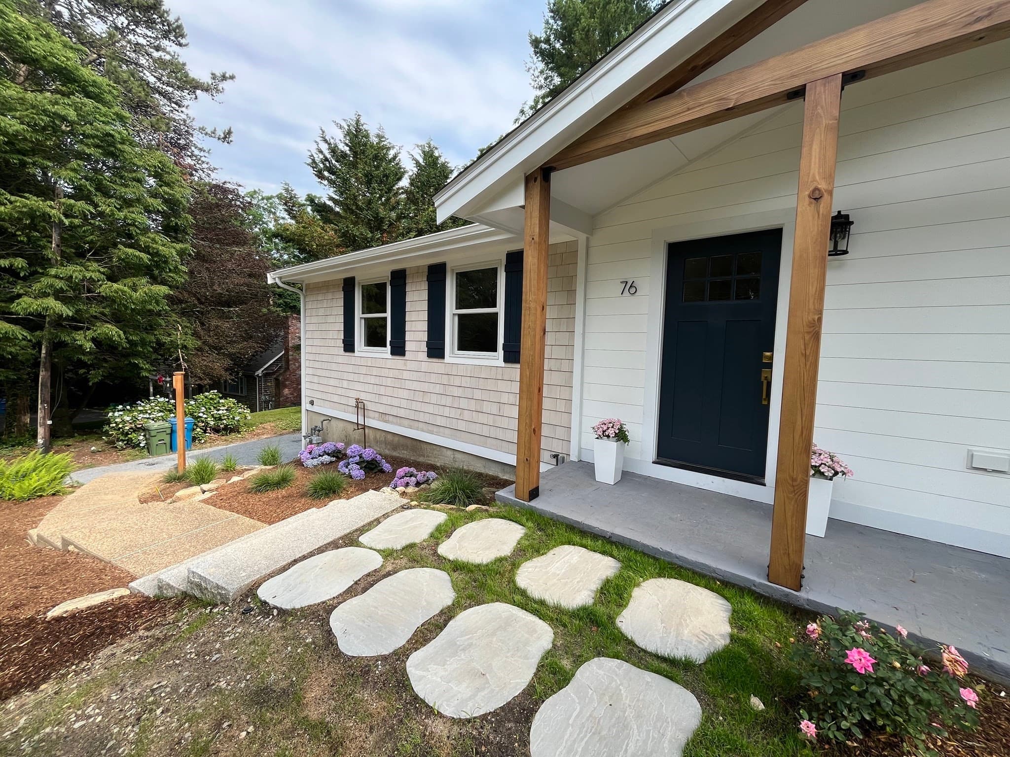 Single Family Residence at 76 Sippewissett Rd, Falmouth MA 02540, photo 4 of 26