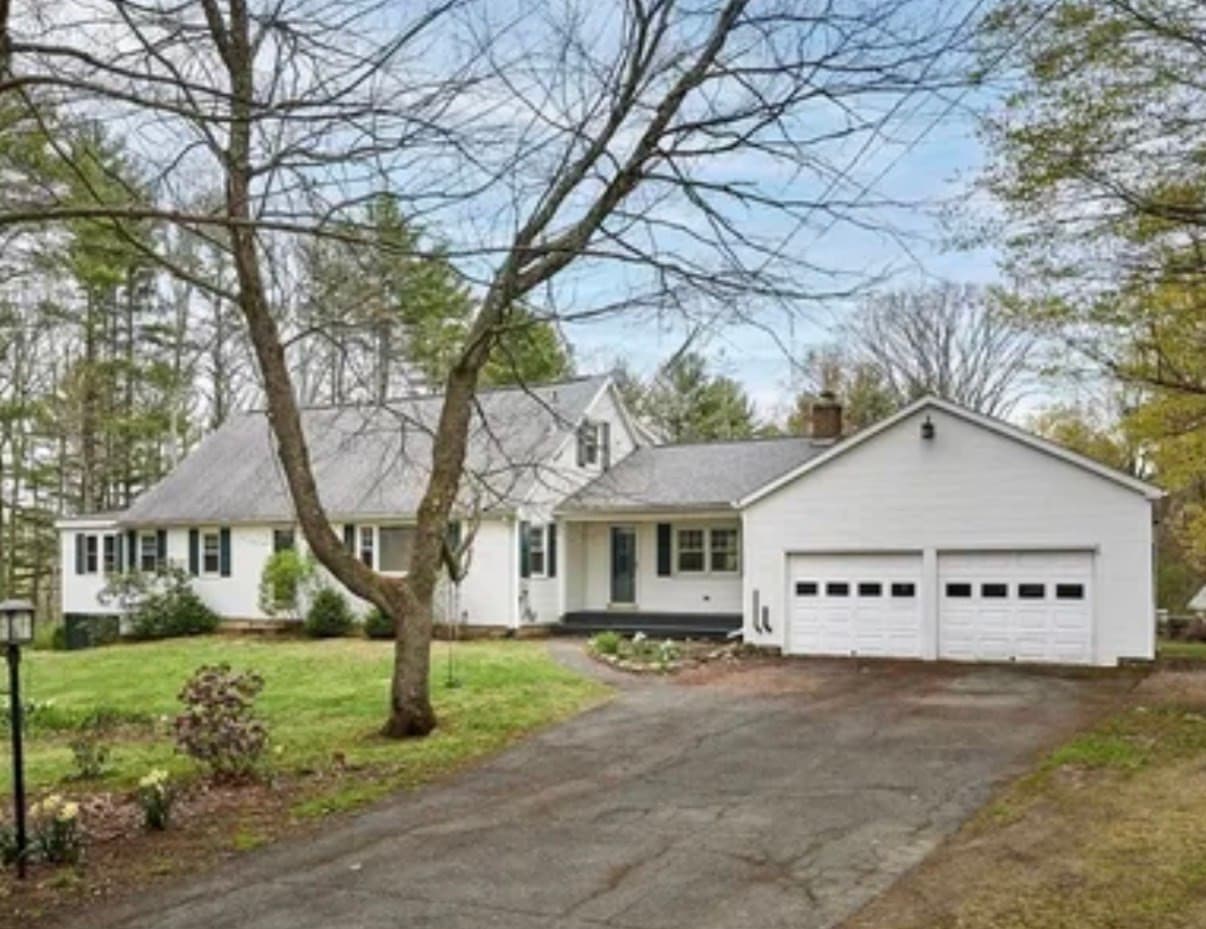 15 West St, New Salem MA 01355