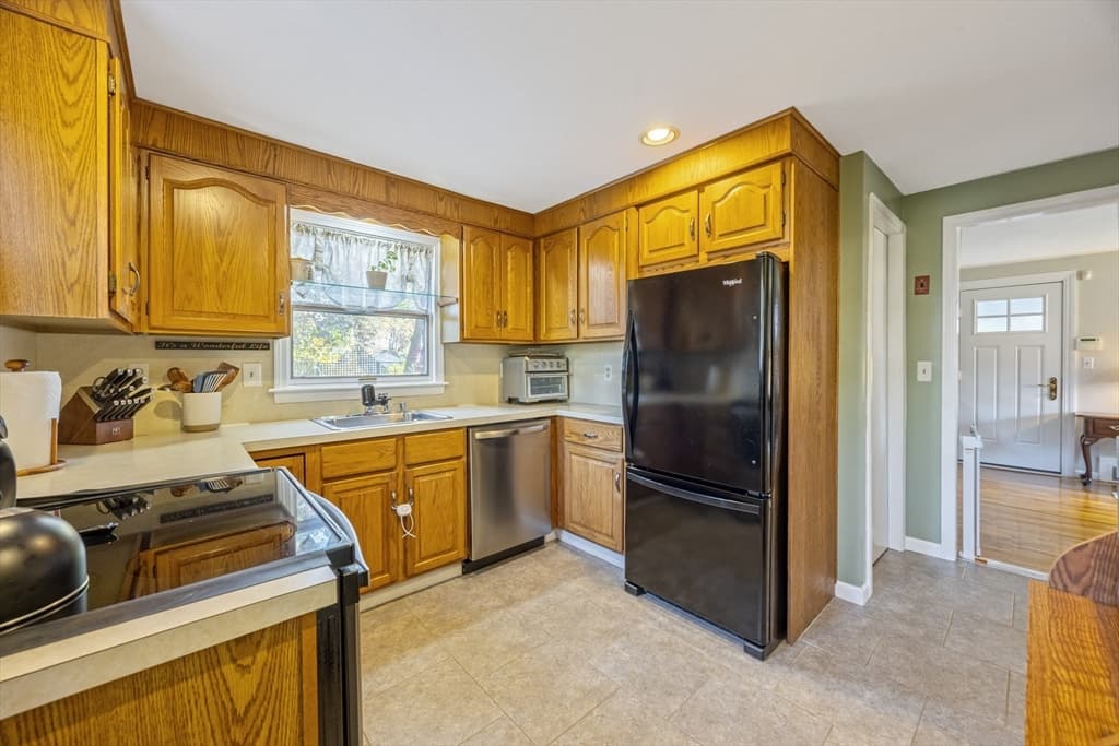 Single Family Residence at 1 Lexington St, South Hadley MA 01075, photo 27 of 40