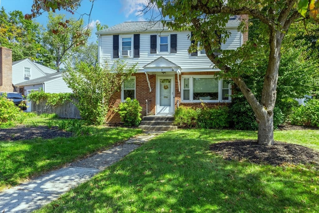 Single Family Residence at 1 Lexington St, South Hadley MA 01075, photo 3 of 40