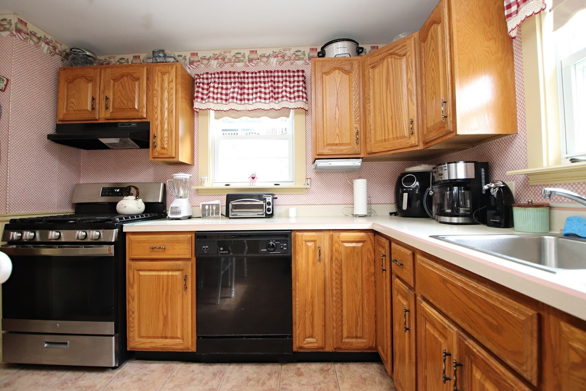 Single Family Residence at 3 Bayrd Terrace, Malden MA 02148, photo 14 of 42