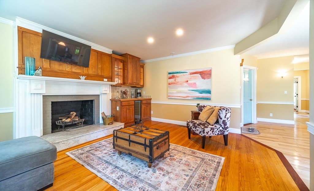 Single Family Residence at 28 Parker St, East Longmeadow MA 01028, East Longmeadow, photo 5 of 41