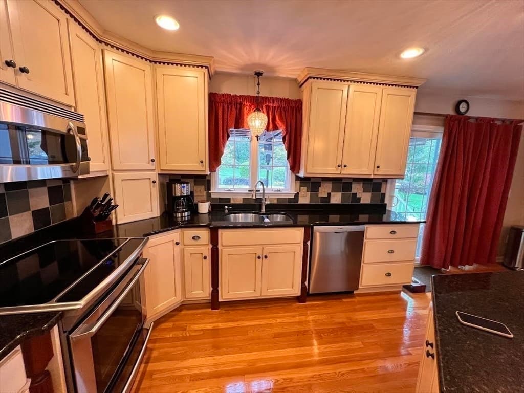 Single Family Residence at 1 Brenton Wood Road, Hudson MA 01749, Hudson, photo 16 of 42