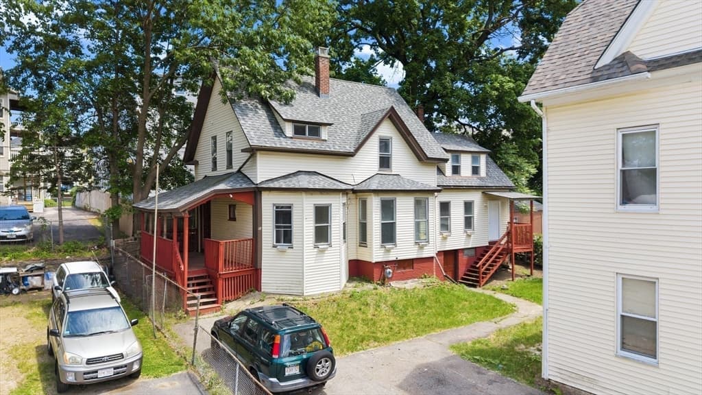 4 Family at 5.5 & 7 Winslow St, Worcester MA 01609, photo 4 of 40