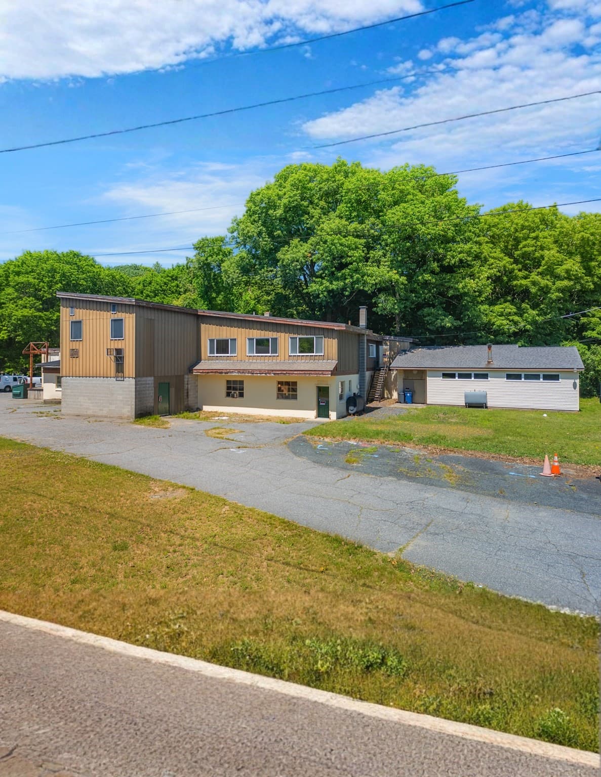 148 Marlboro Rd, Southborough MA 01772