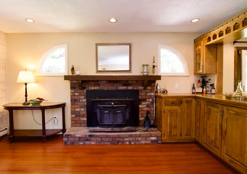 326 Flynt St, Palmer MA 01069 photo 5