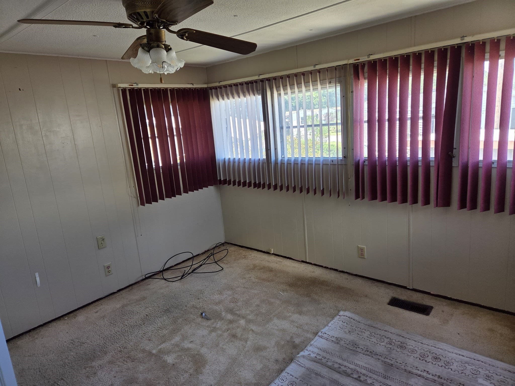 Mobile Home at 556 Central Street # 4, Leominster MA 01453, Leominster, photo 5 of 7