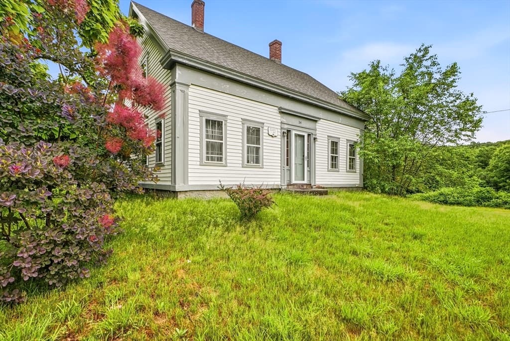 34 George Street, Mendon MA 01756