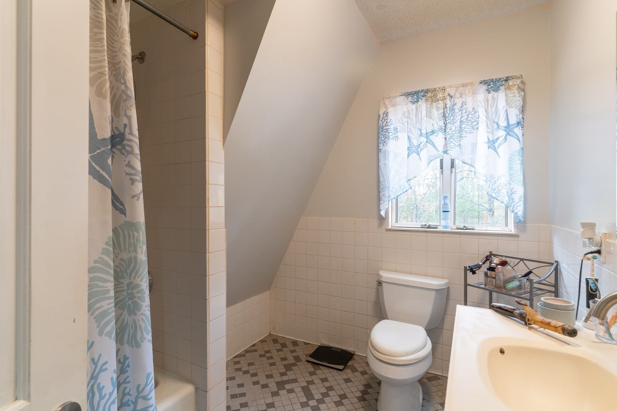 Single Family Residence at 68 Lyon Rd, West Brookfield MA 01585, photo 13 of 40