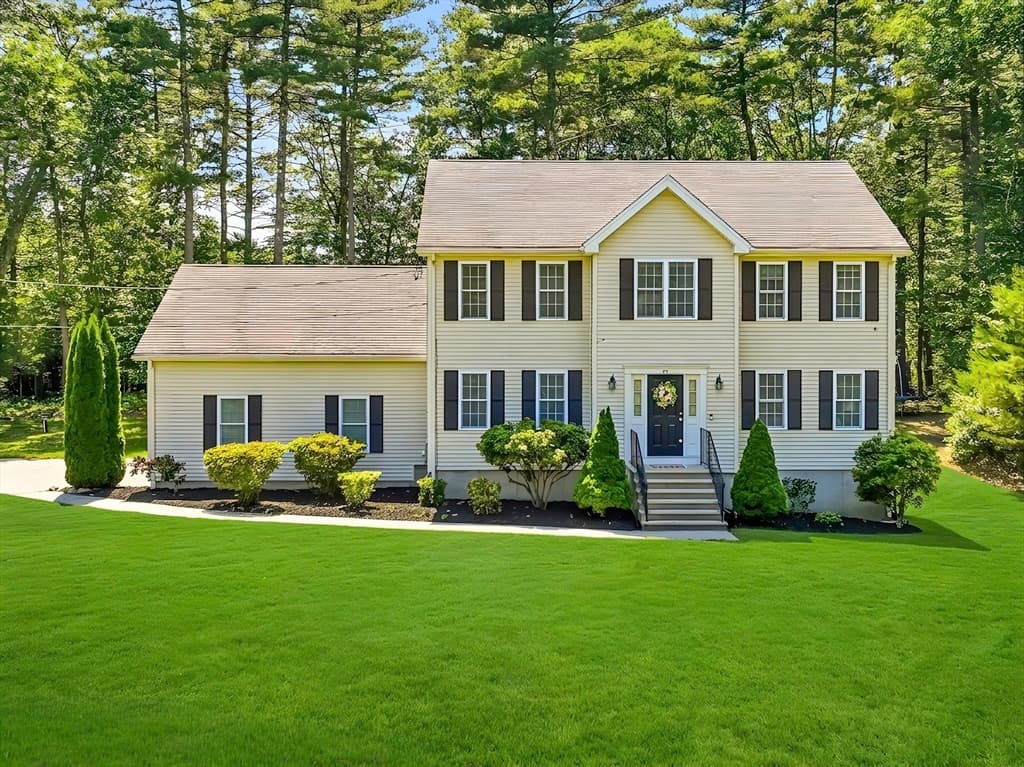 Single Family Residence at 88 Northbridge St, Mendon MA 01756, Mendon, photo 2 of 41