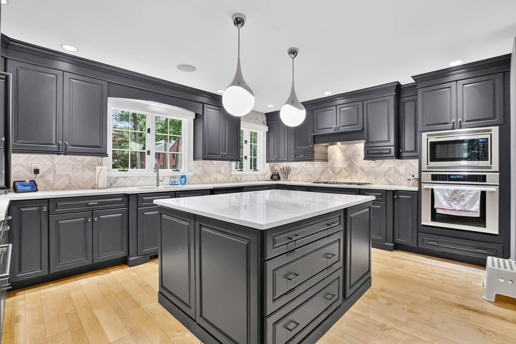 Single Family Residence at 70 Dover Road, Longmeadow MA 01106, photo 6 of 37