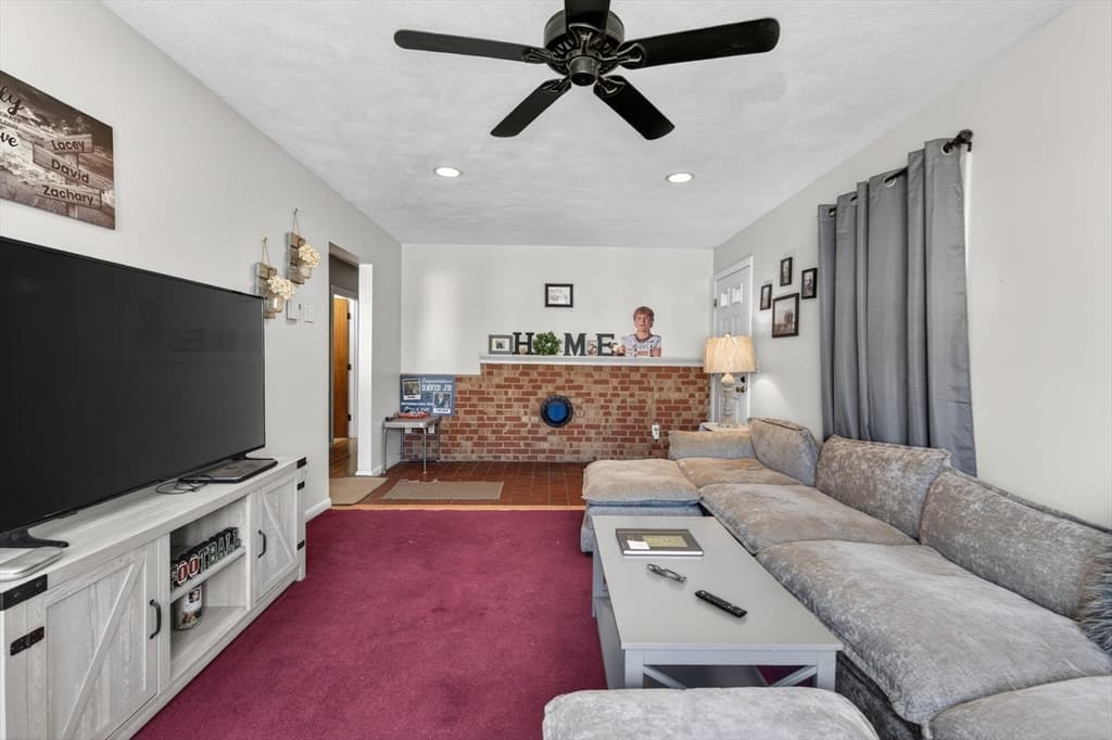 157 Maplewood Ave, Gloucester MA 01930 photo 12