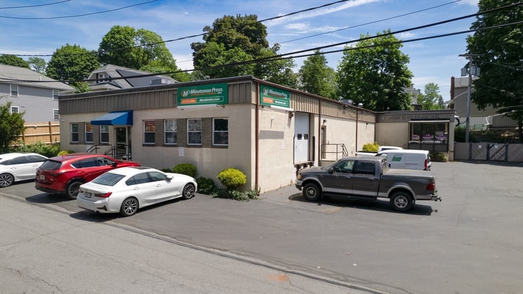 40 Oval Rd, Quincy MA 02170