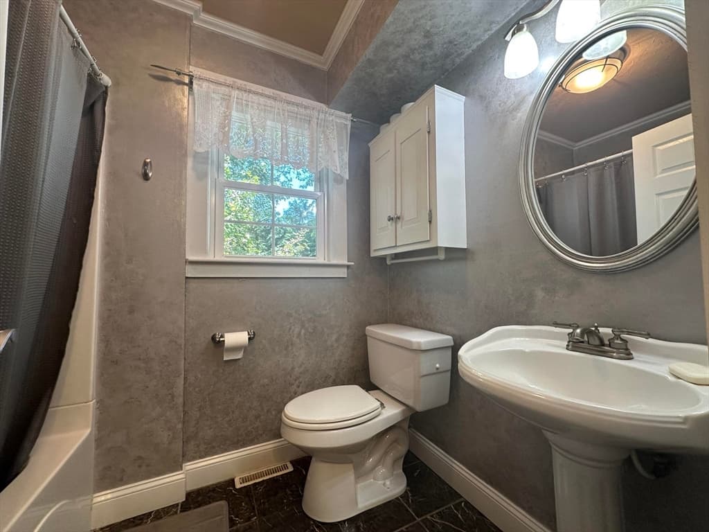 Single Family Residence at 3 Windmill Rd, Bourne MA 02532, photo 23 of 42