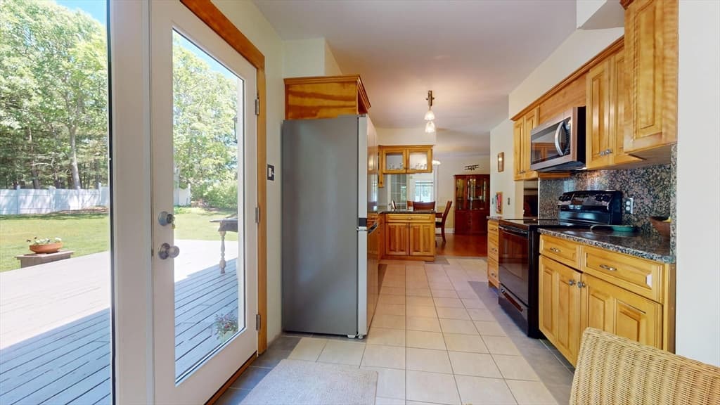 Single Family Residence at 3 Windmill Rd, Bourne MA 02532, photo 20 of 42