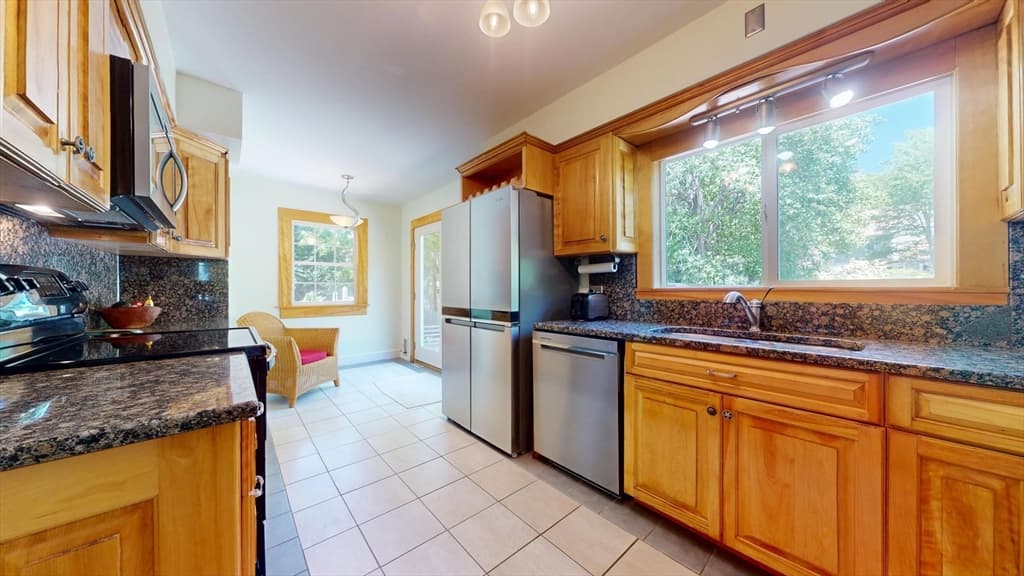 Single Family Residence at 3 Windmill Rd, Bourne MA 02532, photo 18 of 42
