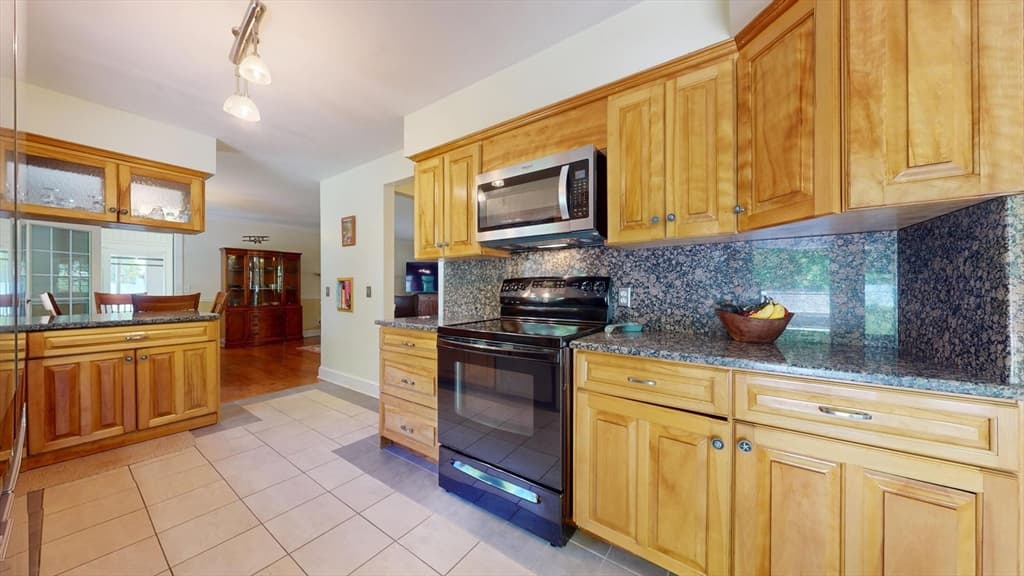 Single Family Residence at 3 Windmill Rd, Bourne MA 02532, photo 19 of 42